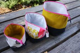 open wide zippered pouch tutorial size chart - Noodlehead